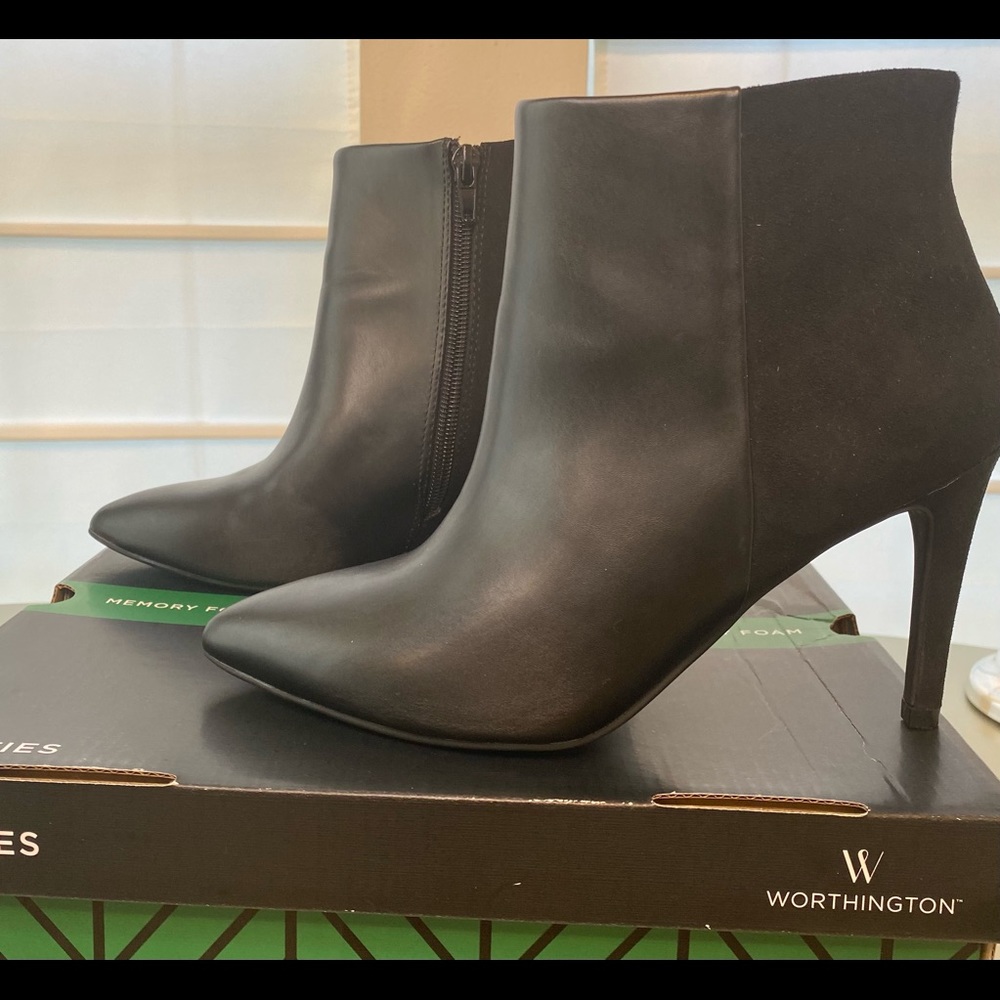 Worthington Black Faux Leather Black Faux Suede boots size 6.5 NWOB